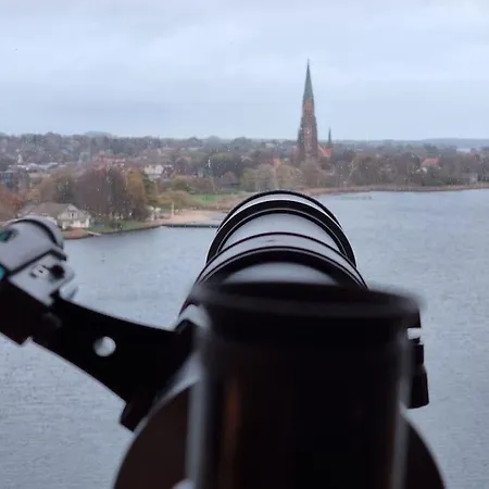Traumblick! Mitten Im Wasser, Den Wolken Ganz Nah! Schleswig