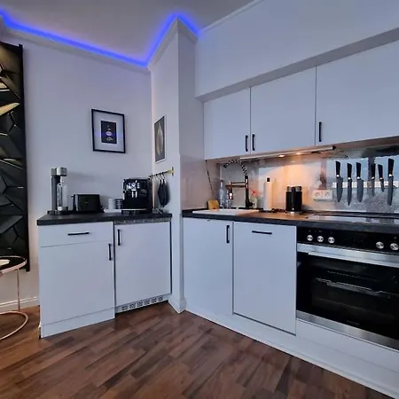 Traumblick! Mitten Im Wasser, Den Wolken Ganz Nah! Apartment Schleswig