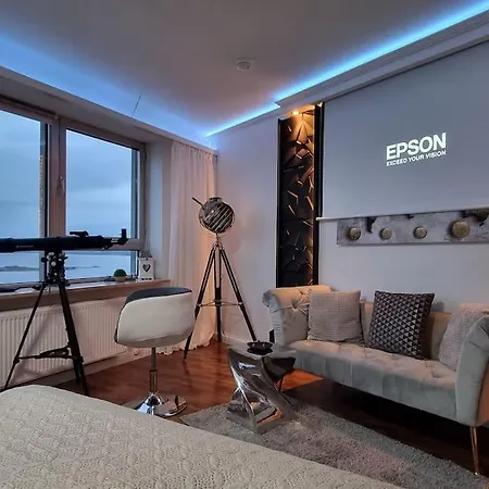 Traumblick! Mitten Im Wasser, Den Wolken Ganz Nah! Apartment